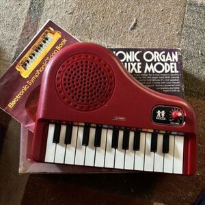 Tomy Electronic Symphonic Organ Deluxe Model Portable Keyboard *Works*